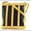 VIA55 női keresztpántos táska függőleges csíkokkal, rostbőr, sárga noivalltaska.hu a