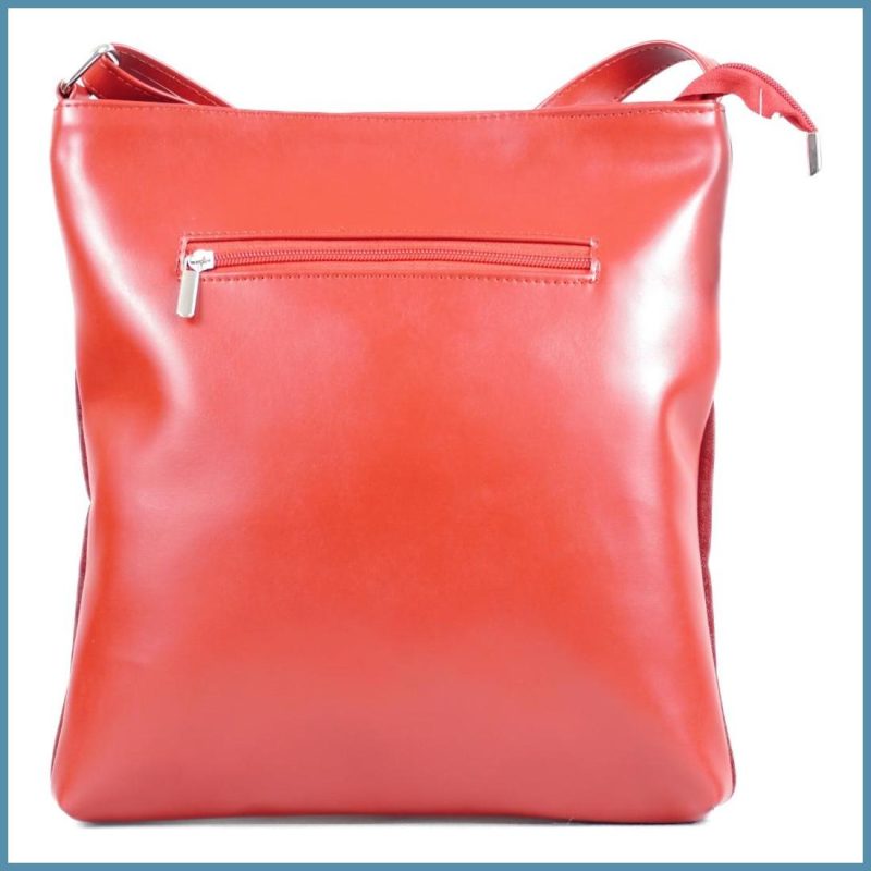 VIA55 női keresztpántos táska bojtos zsebbel, rostbőr, piros noivalltaska-hu c