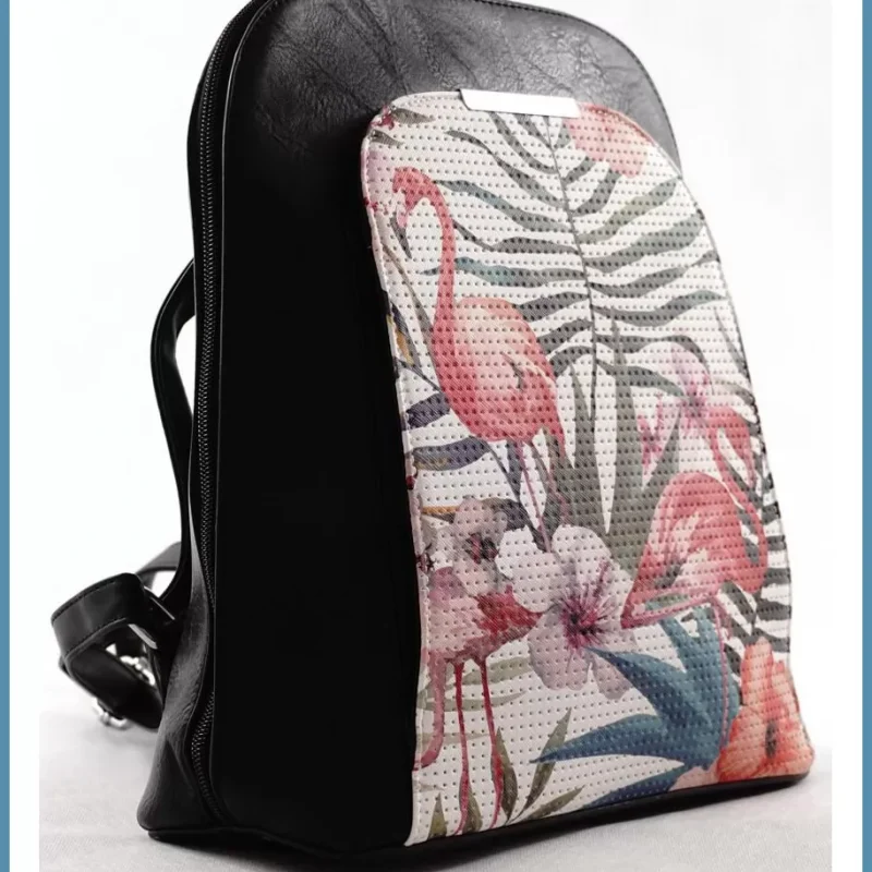 Női hátitáska elején virágmintával, fekete, műbőr noivalltaska-hu 3