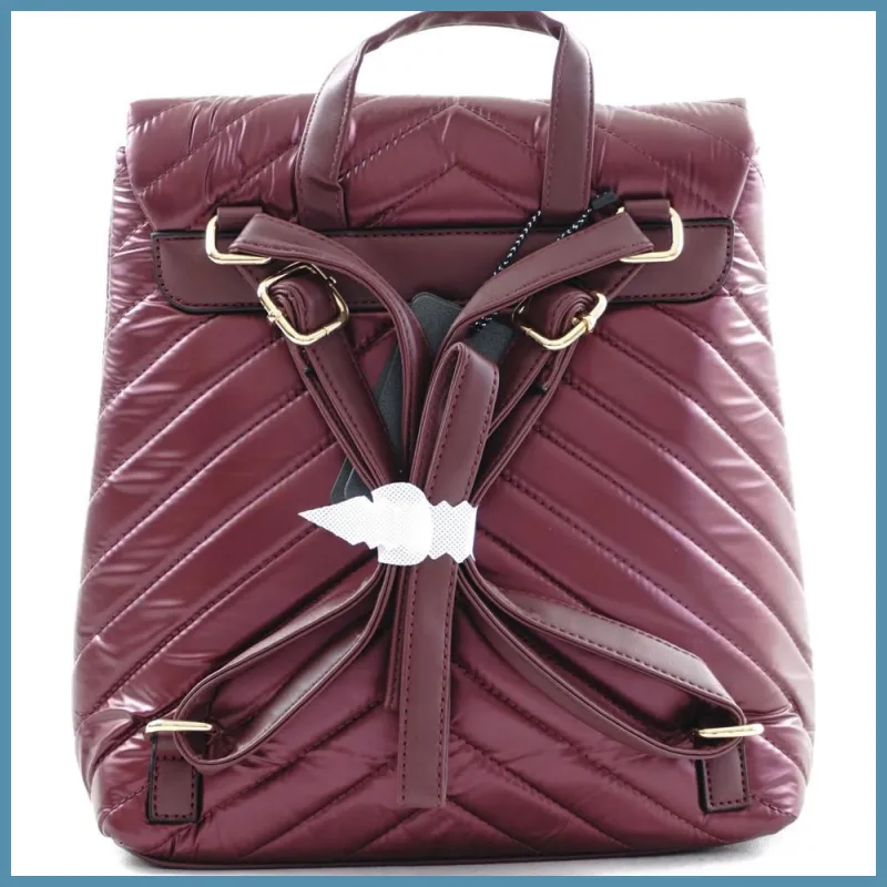 Női hátitáska csillaggal és V varrott mintával, vízhatlan, vörös noivalltaska-hu 3